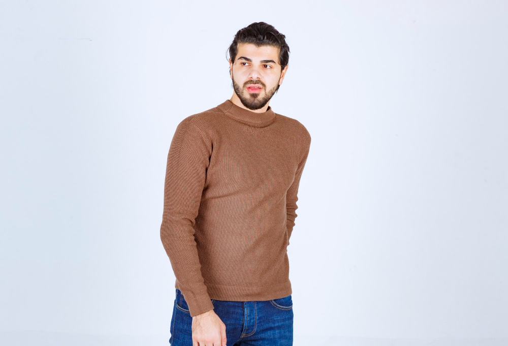 Cum poti purta puloverele pentru a obtine cele mai indraznete tinute casual
