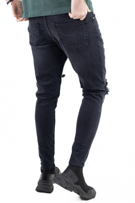 Blugi barbati skinny fit negri cu rupturi si accesoriu [11]