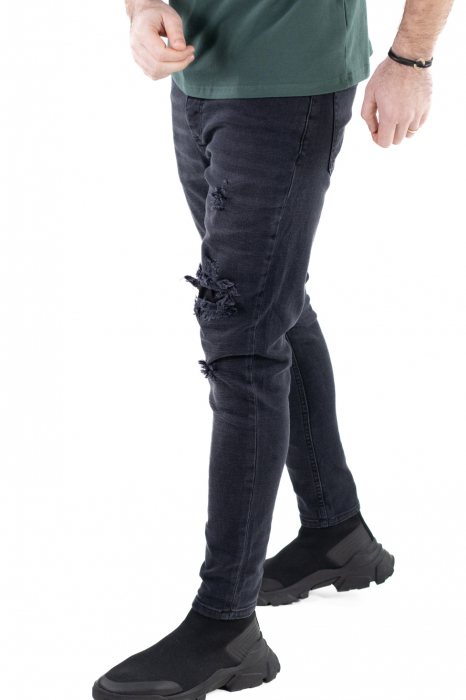 Blugi barbati skinny fit negri cu rupturi si accesoriu [10]