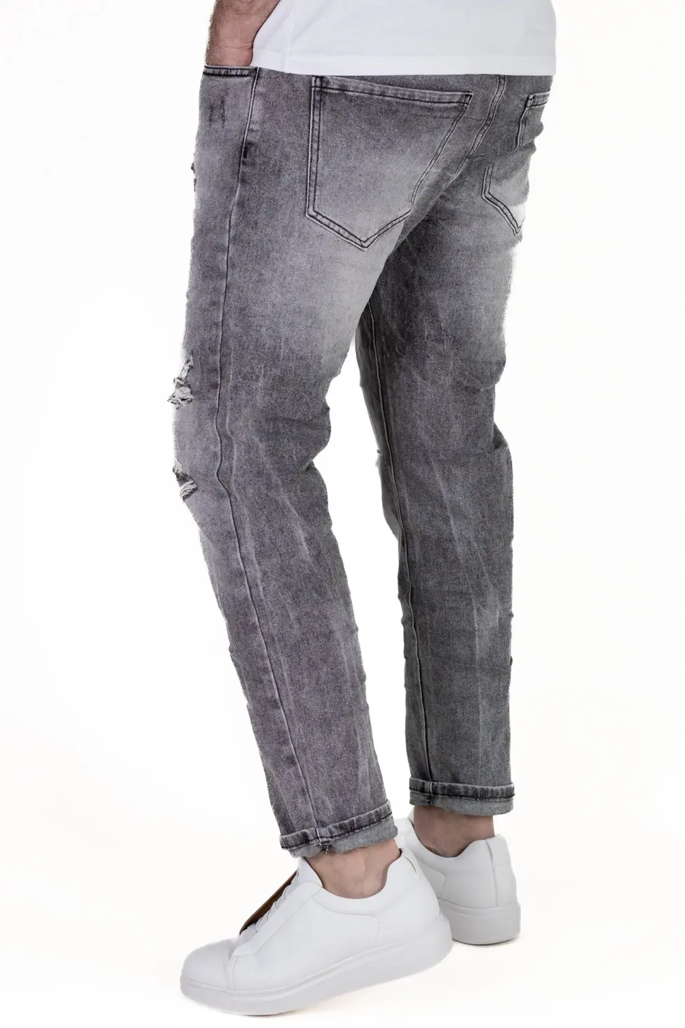 Blugi barbati slim fit gri cu rupturi si pete de vopsea [6]