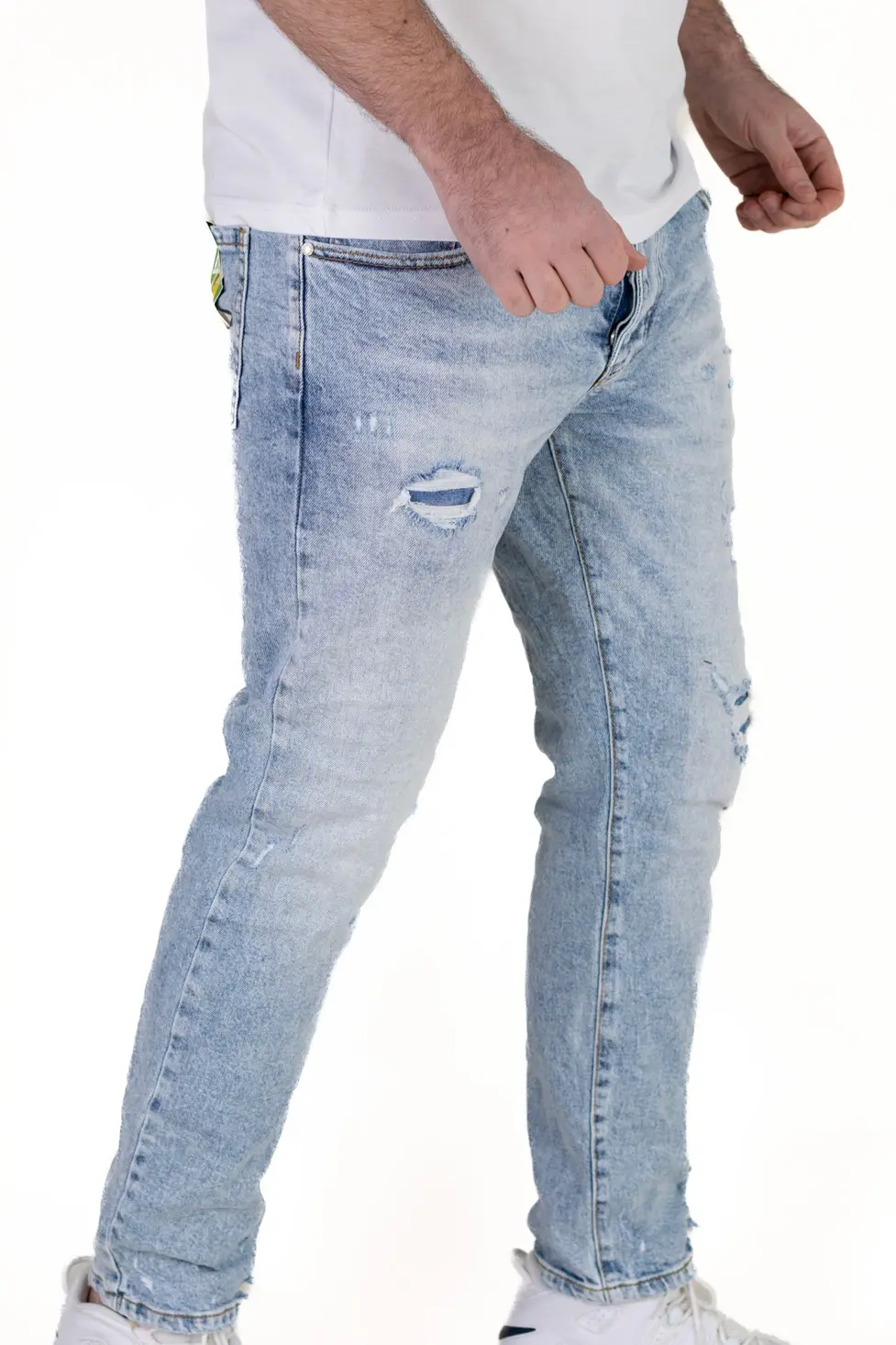 Blugi barbati slim fit deschisi cu rupturi [2]