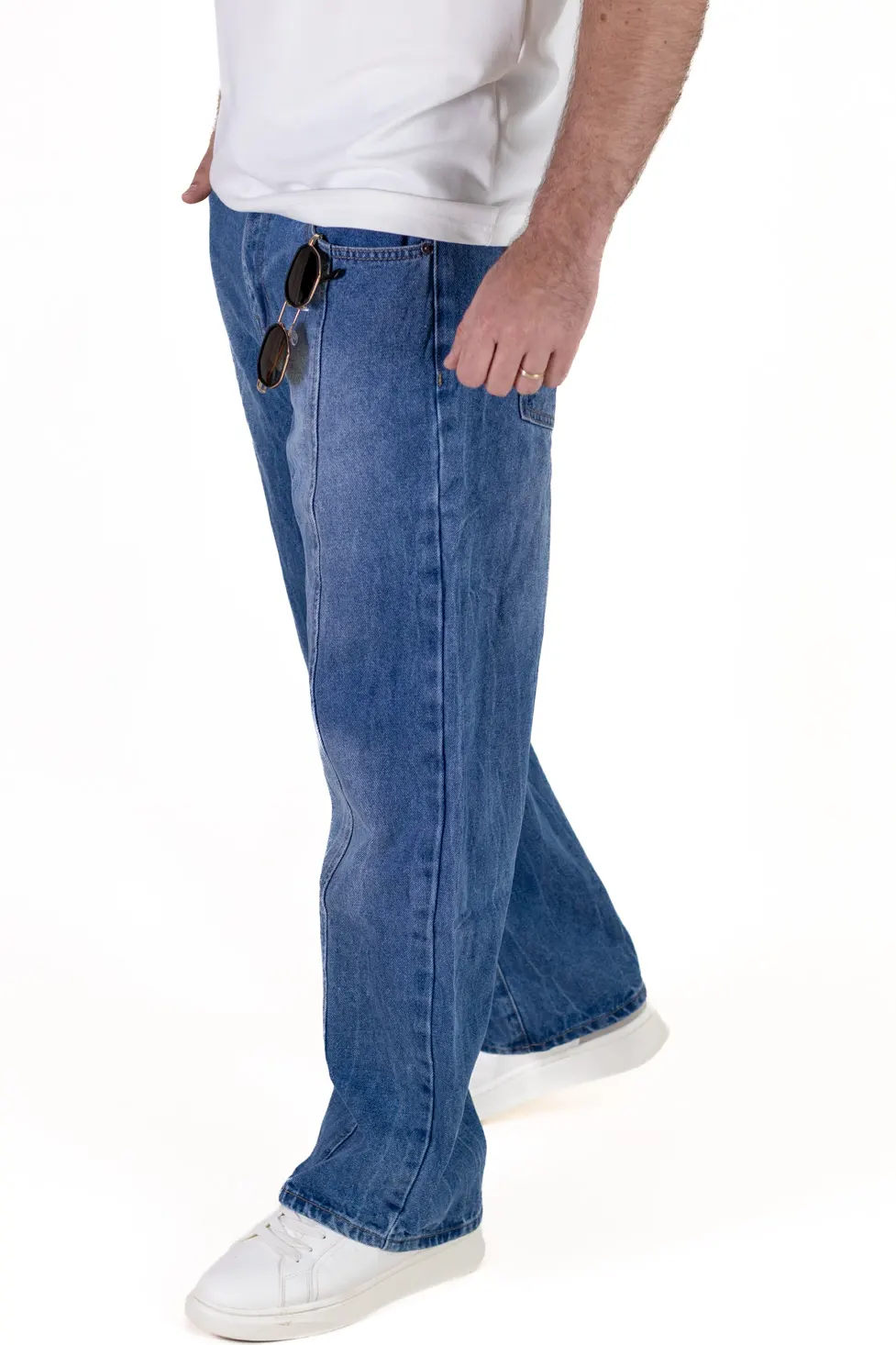 Blugi barbati straight-fit cu cusatura frontala prominentă [6]