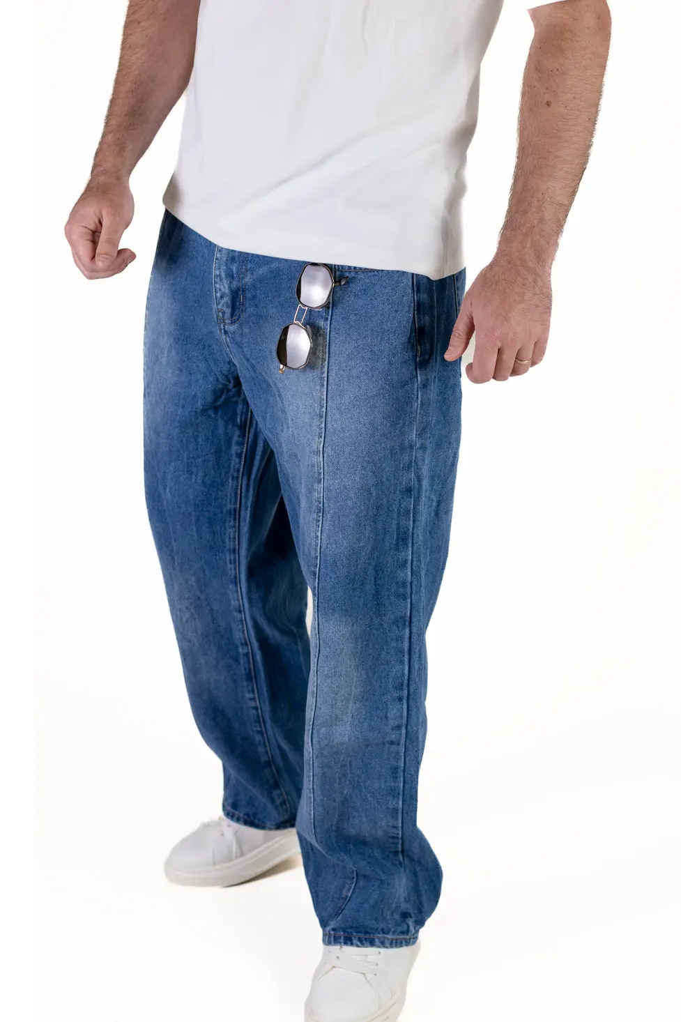 Blugi barbati straight-fit cu cusatura frontala prominentă [2]