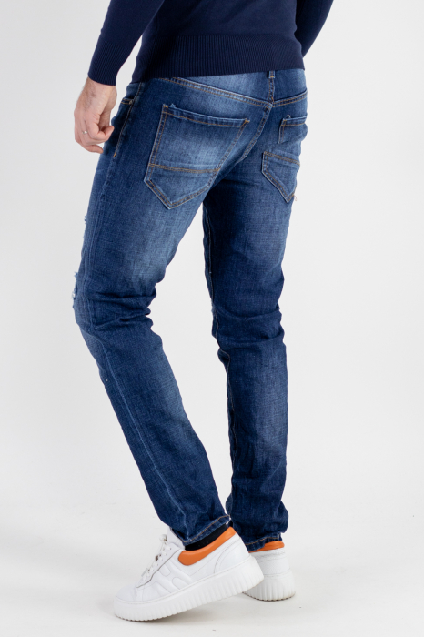 Blugi slim fit cu rupturi [4]