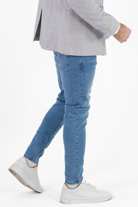 Blugi slim fit albastru deschis cu rupturi albe [4]