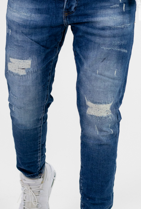 Blugi slim fit cu rupturi cusute [8]