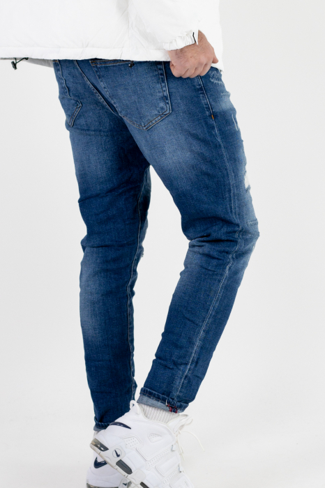 Blugi slim fit cu rupturi cusute [9]