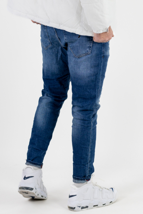 Blugi slim fit cu rupturi cusute [7]