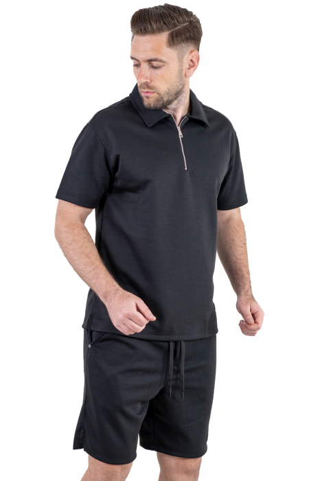 Compleu negru - tricou cu maneca scruta si pantaloni scurti [4]