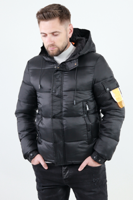 Geaca barbati usoara de iarna 900 gr neagra [3]