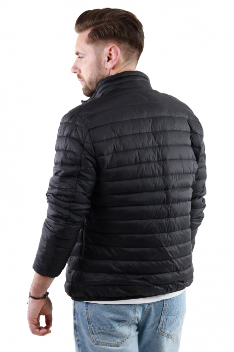 Geaca barbati usoara neagra [2]