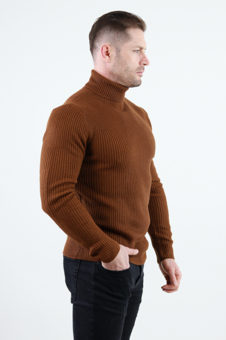 Pulover maro gros din tricot cu guler inalt barbati [2]