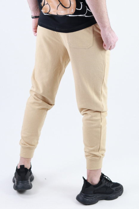 Pantaloni bej sport barbati [4]