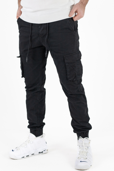 Pantaloni negri cargo cu buzunare slim fit [7]