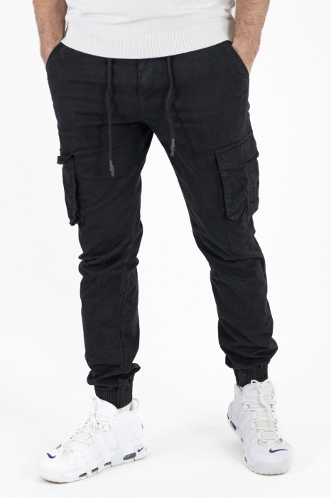 Pantaloni negri cargo cu buzunare slim fit [5]