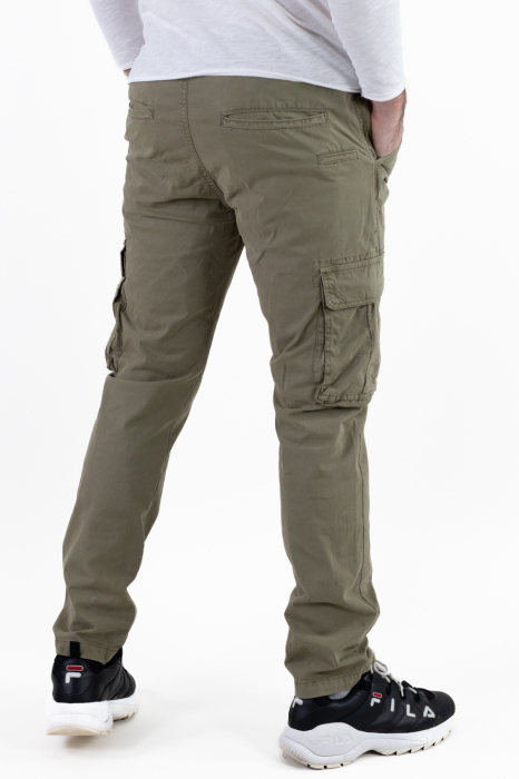 Pantaloni verzi cargo cu buzunare regular fit [5]