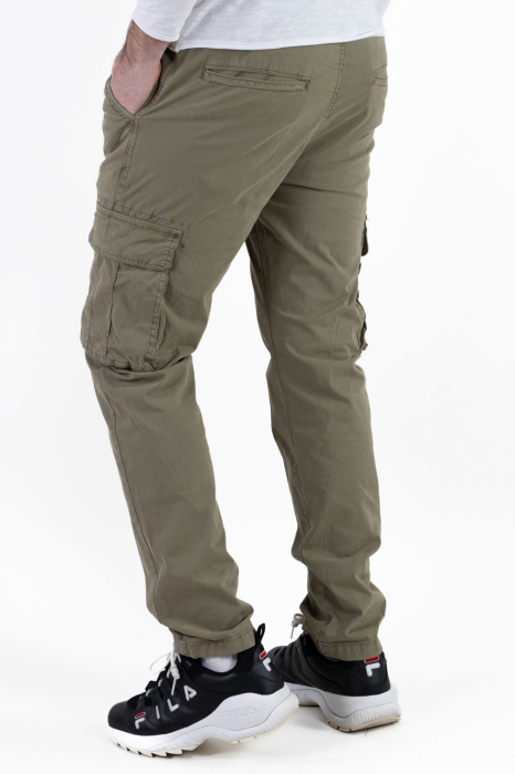 Pantaloni verzi cargo cu buzunare regular fit [6]