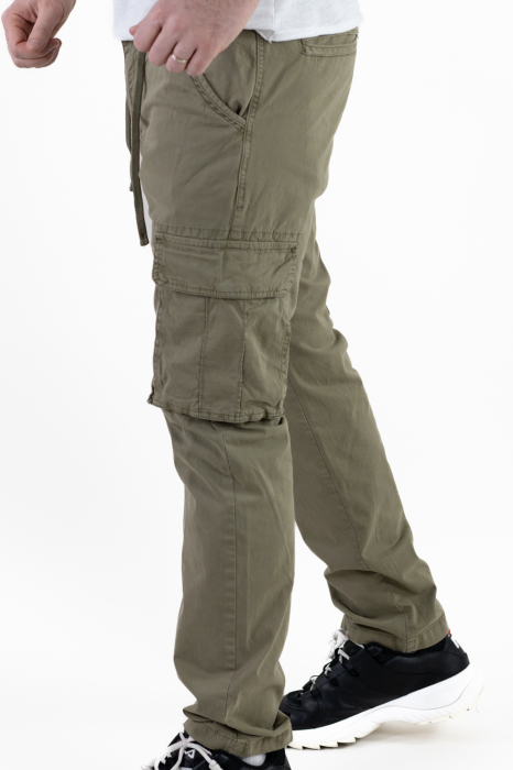 Pantaloni verzi cargo cu buzunare regular fit [4]