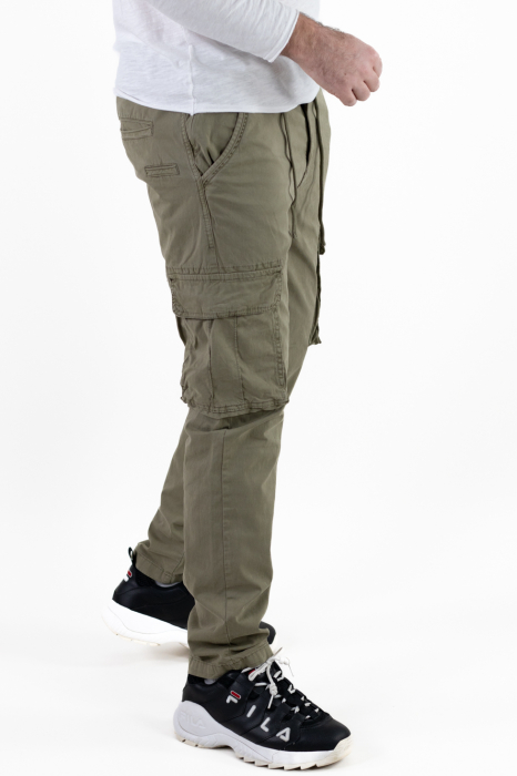 Pantaloni verzi cargo cu buzunare regular fit [3]