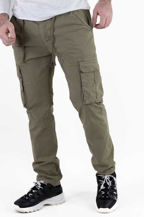 Pantaloni verzi cargo cu buzunare regular fit [7]