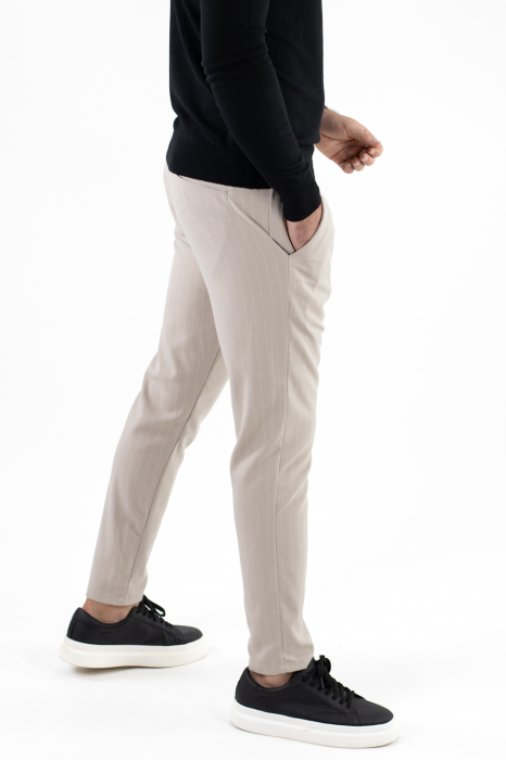 Pantaloni crem casual cu dungi albe [2]