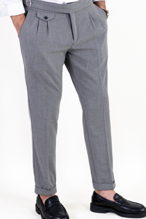 Pantaloni gri eleganti cu pense [3]