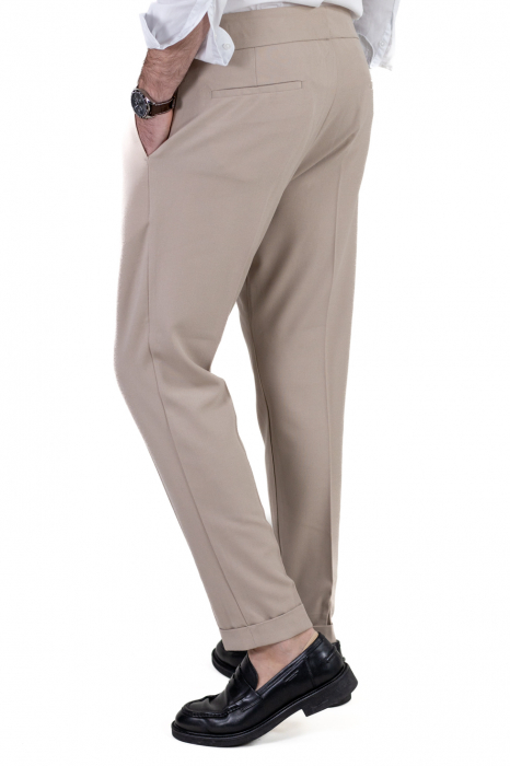Pantaloni crem eleganti cu pense [7]