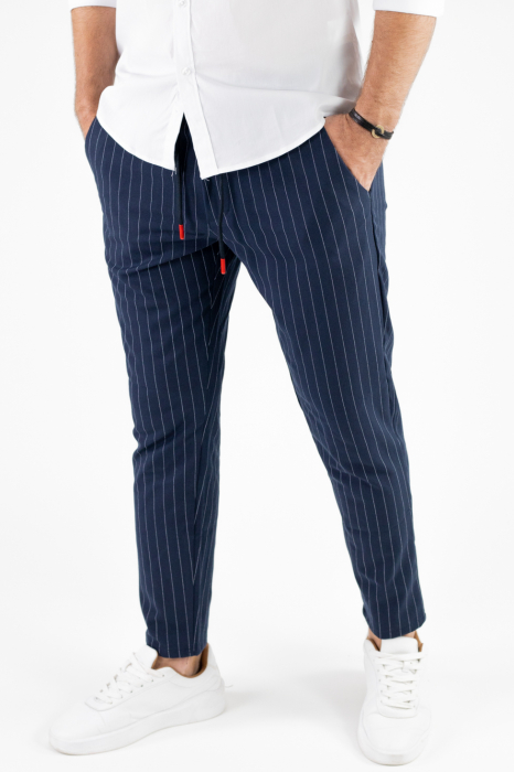 Pantaloni bleumarin casual cu dungi albe [6]