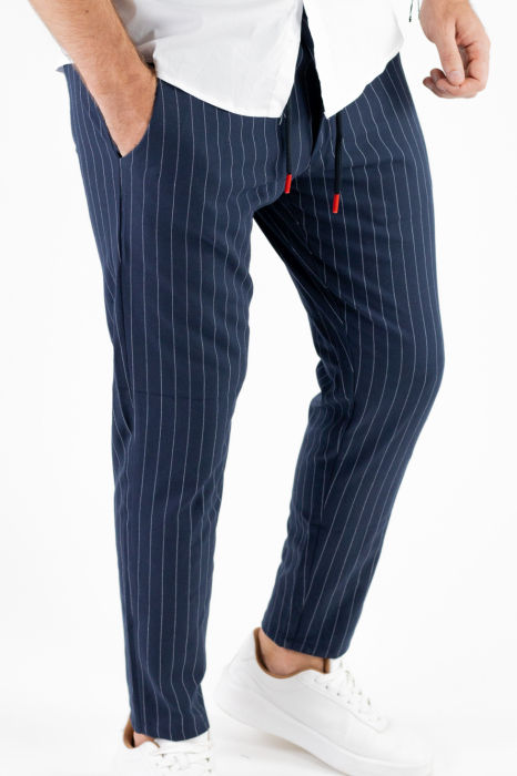 Pantaloni bleumarin casual cu dungi albe [3]