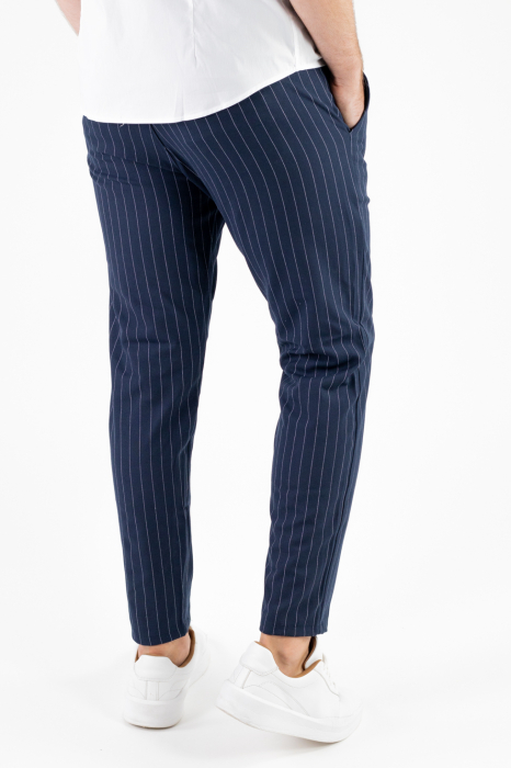 Pantaloni bleumarin casual cu dungi albe [10]
