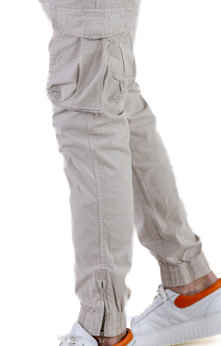 Pantaloni gri cu buzunare slim fit si fermoar la glezna [7]