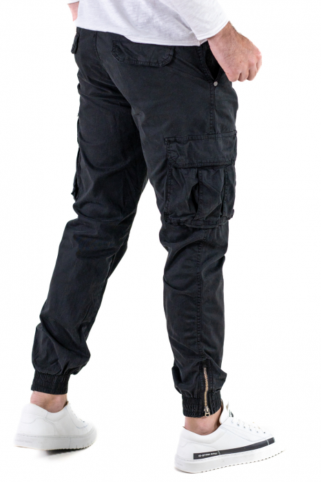 Pantaloni negri cu buzunare slim fit si fermoar la glezna [3]