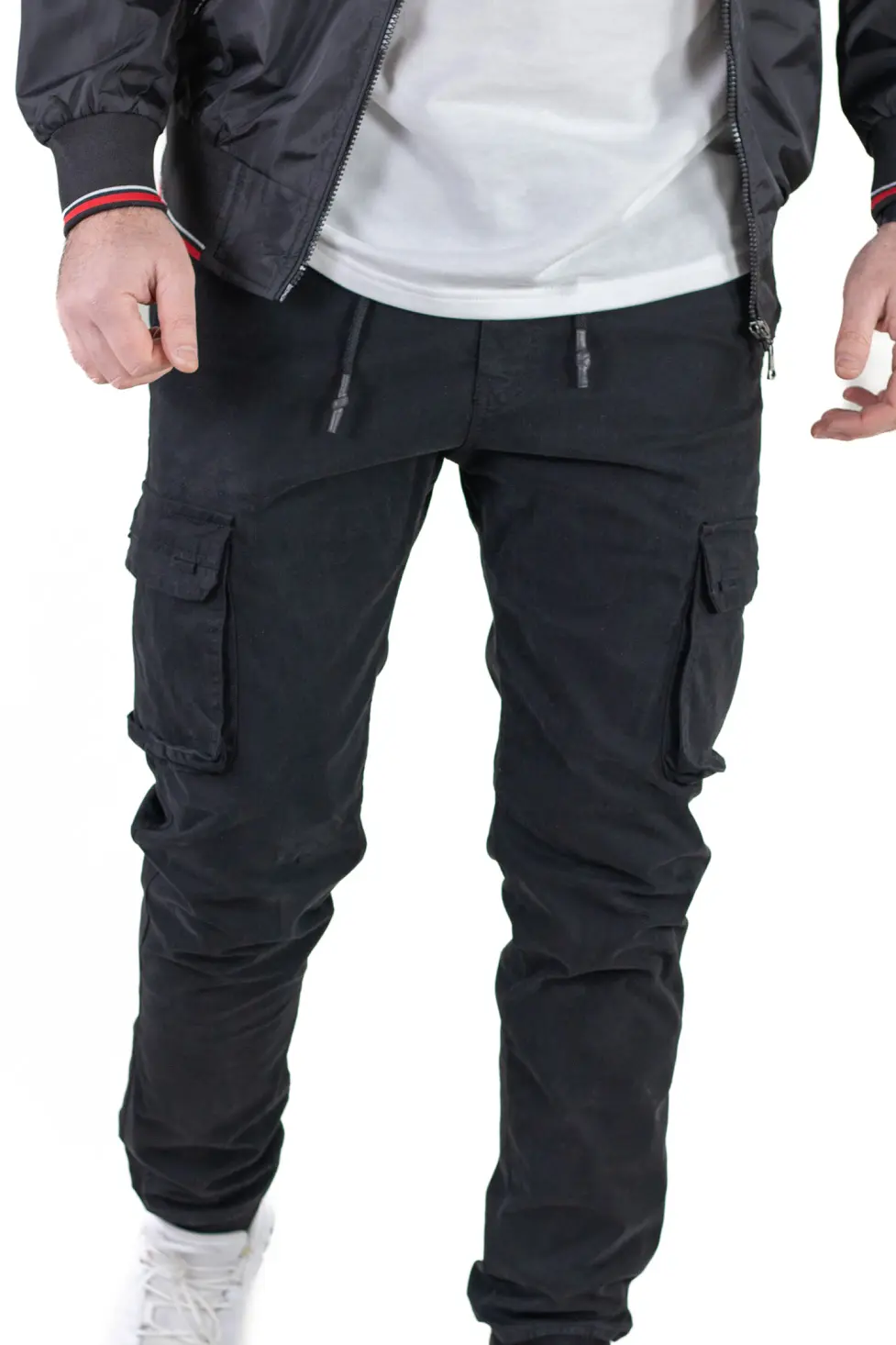 Pantaloni negri cargo cu buzunare slim fit [8]