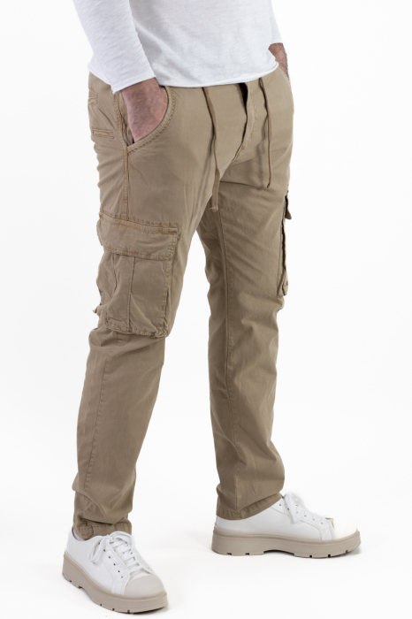 Pantaloni bej cargo cu buzunare regular fit [5]
