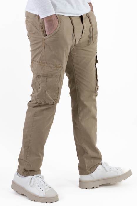 Pantaloni bej cargo cu buzunare regular fit [3]