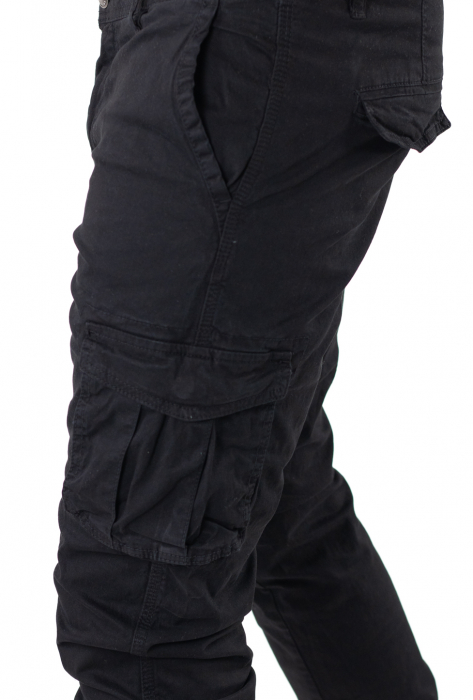 Pantaloni negri cu buzunare cargo si fermoar la glezna [8]