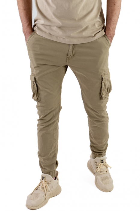 Pantaloni bej cu buzunare cargo si fermoar la glezna [6]