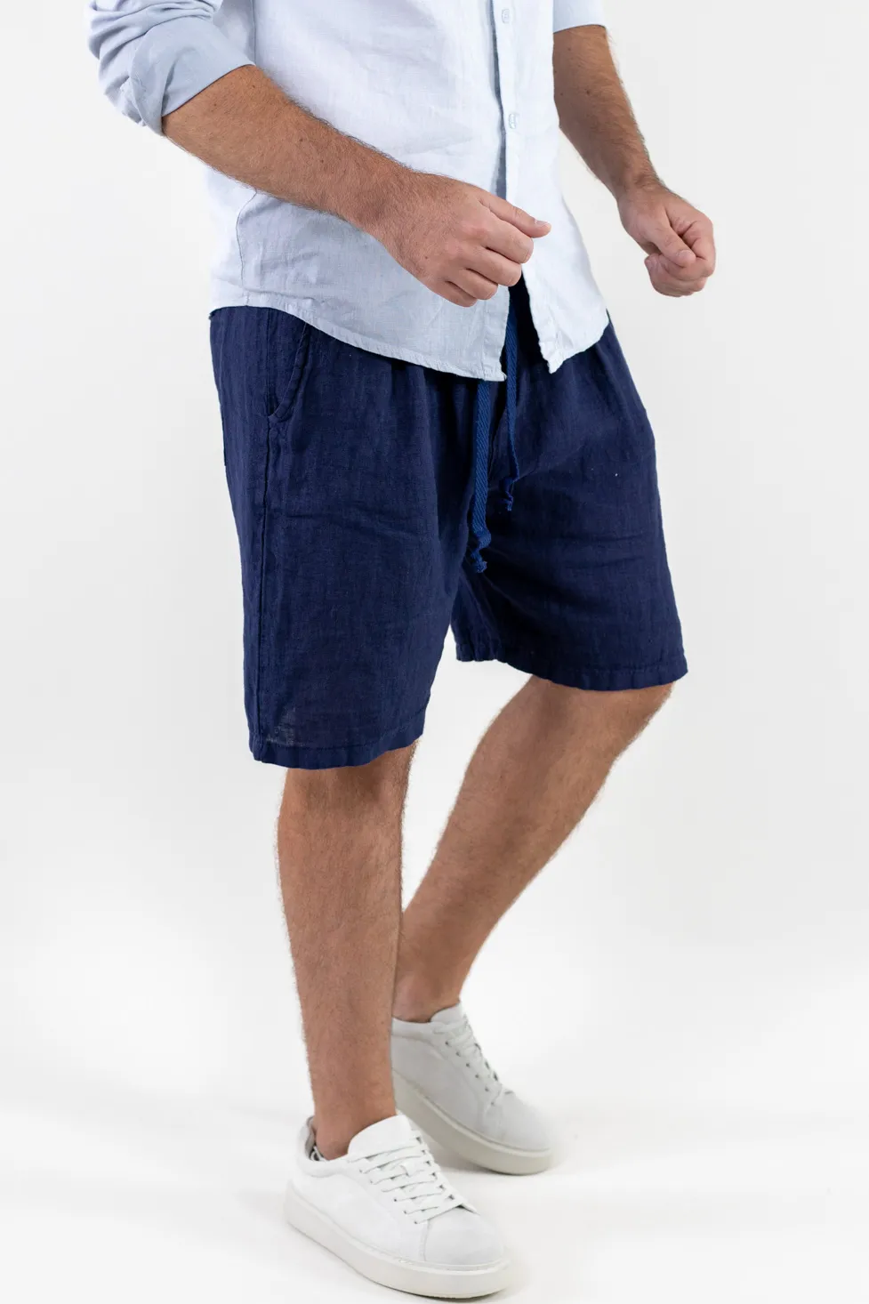 Pantaloni scurți bărbați in bleumarin [2]