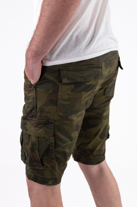 Pantaloni scurti cu imprimeu camuflaj inchis [6]