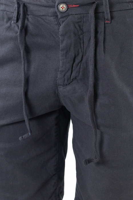 Pantaloni scurti din in negri [2]