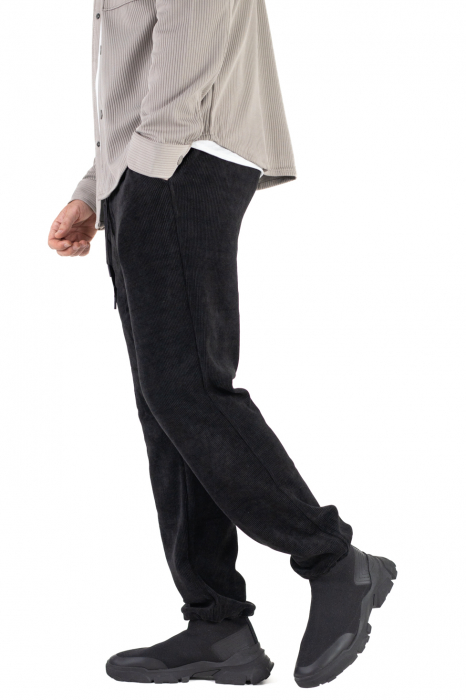 Pantaloni negri din material reiat cu ajustare elastică la gleznă [4]