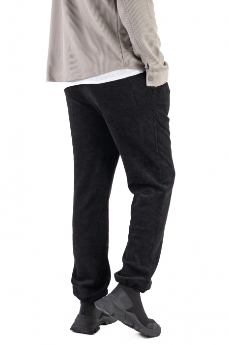 Pantaloni negri din material reiat cu ajustare elastică la gleznă [5]