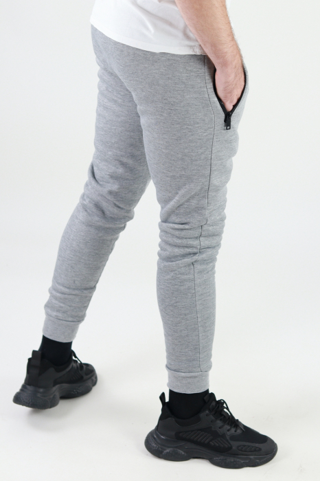 Pantaloni sport gri vatuiti cu logo [3]