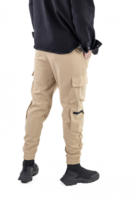 Pantaloni crem cu buzunare cargo [6]