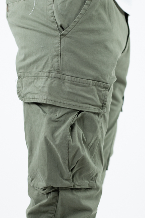 Pantaloni verzi cu buzunare cargo [4]