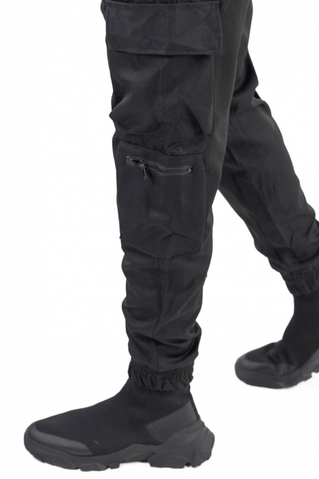 Pantaloni negri cu buzunare cargo [10]