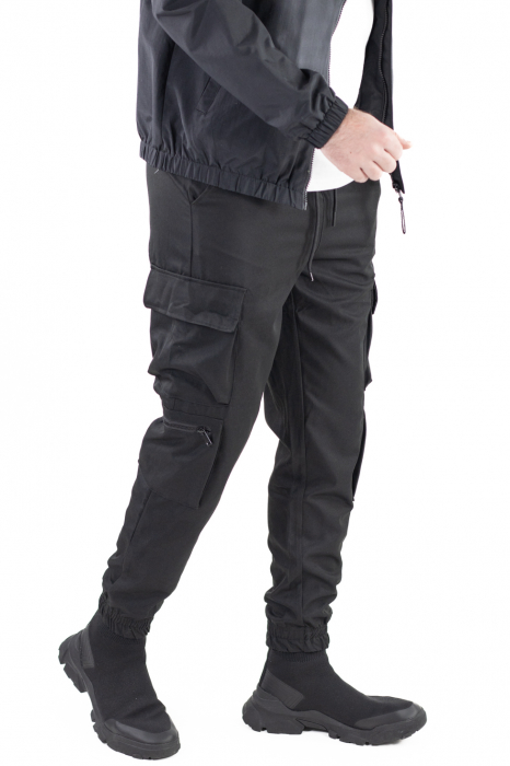 Pantaloni negri cu buzunare cargo [2]