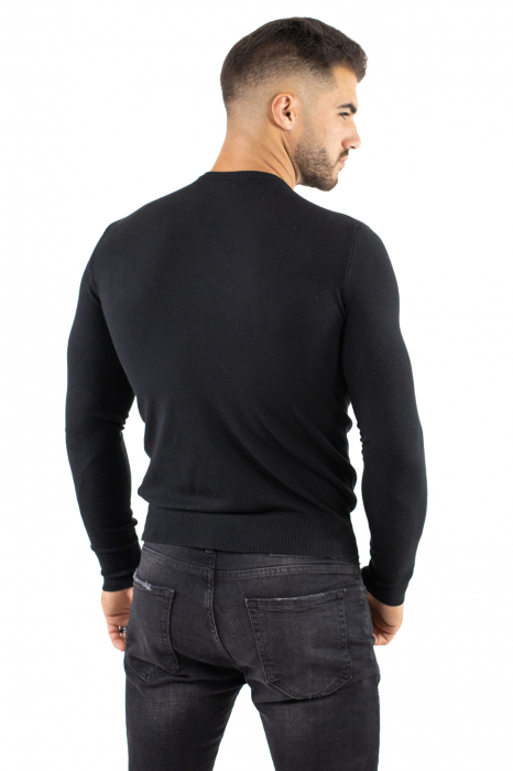Pulover barbati negru cu guler rotund [5]