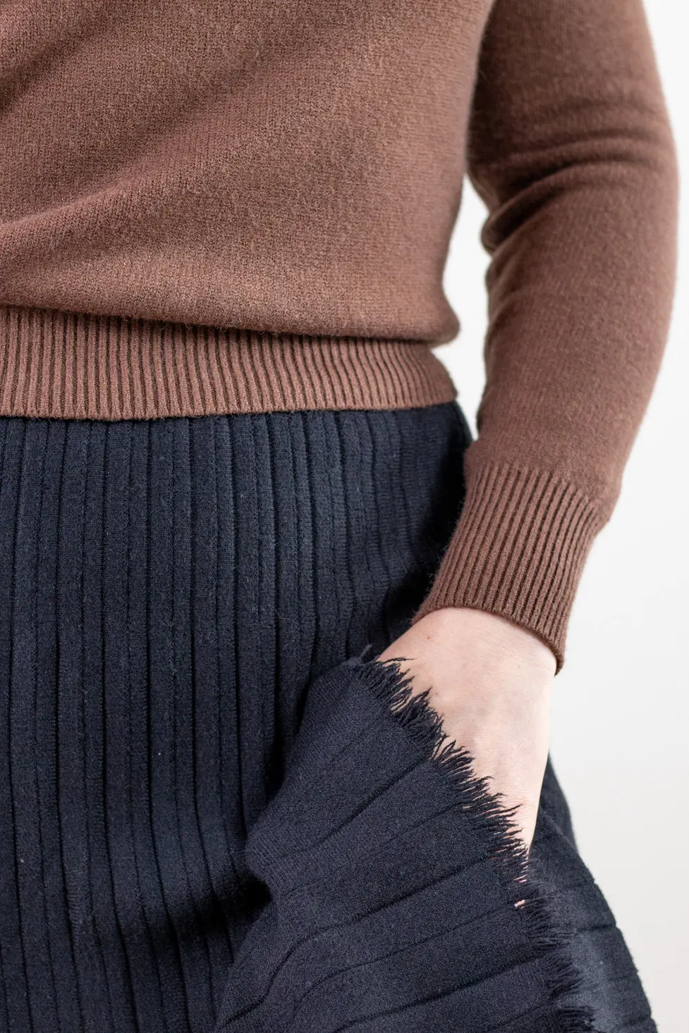 Fustă plisată din tricot fin – elegantă și confortabilă | Maxwear [4]