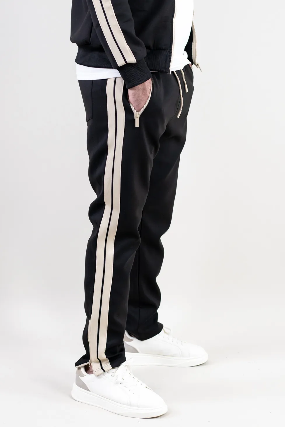 Trening barbati cu dungi fara gluga [4]